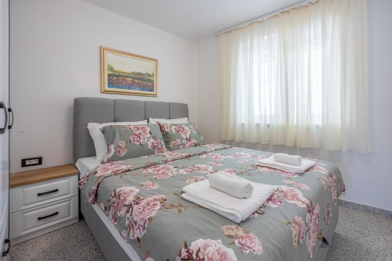 Villa Lucia 2 Dramalj Bagian luar foto